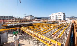 Bauarbeiten auf Baustelle - Wohnungsbau in Trier 